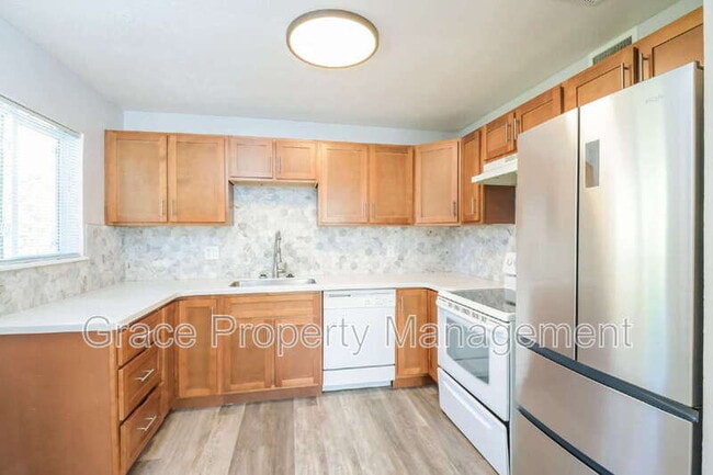 Photo - 1281 Victor St House