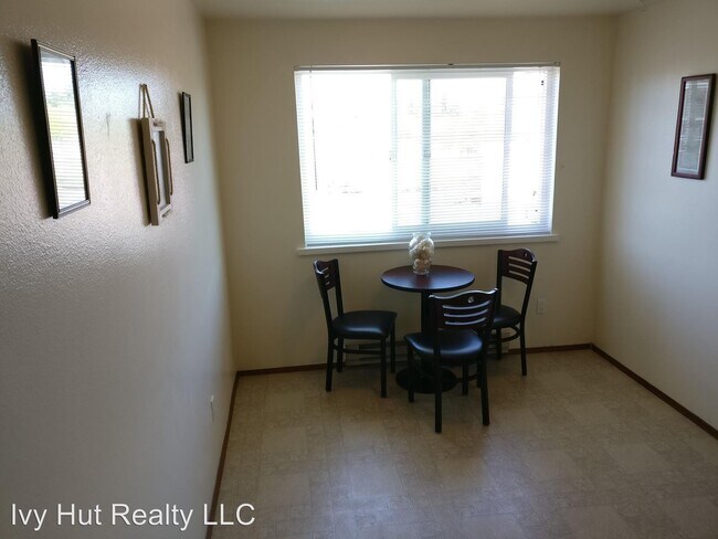 Foto del edificio - 10506 Bridgeport Way SW