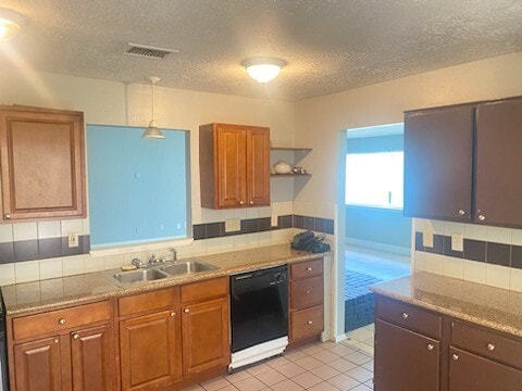 Foto del edificio - 1715 Meadow Green Dr