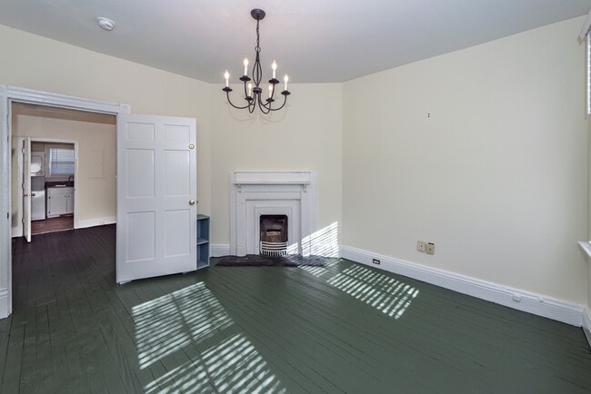 Building Photo - 34 Amherst St