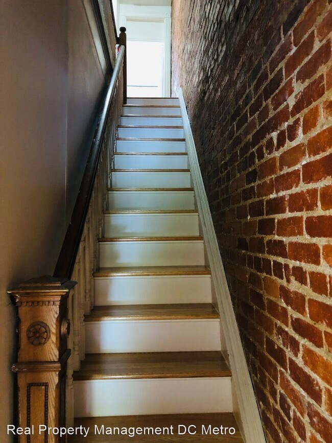 Foto del edificio - 3 br, 2.5 bath House - 1630 3rd St. NW
