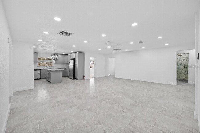 Foto del edificio - 6935 Dimarco Rd