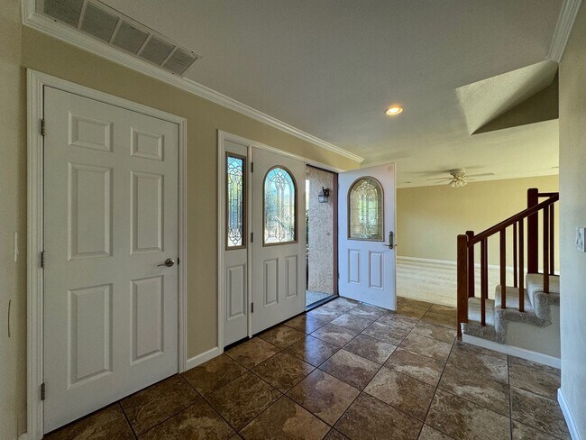 Building Photo - Beautiful 4-Bedroom, 2.5-Bathroom Home on ...