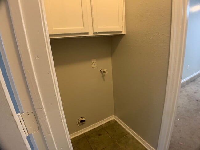 Building Photo - 3 Bedroom Edmond Duplex