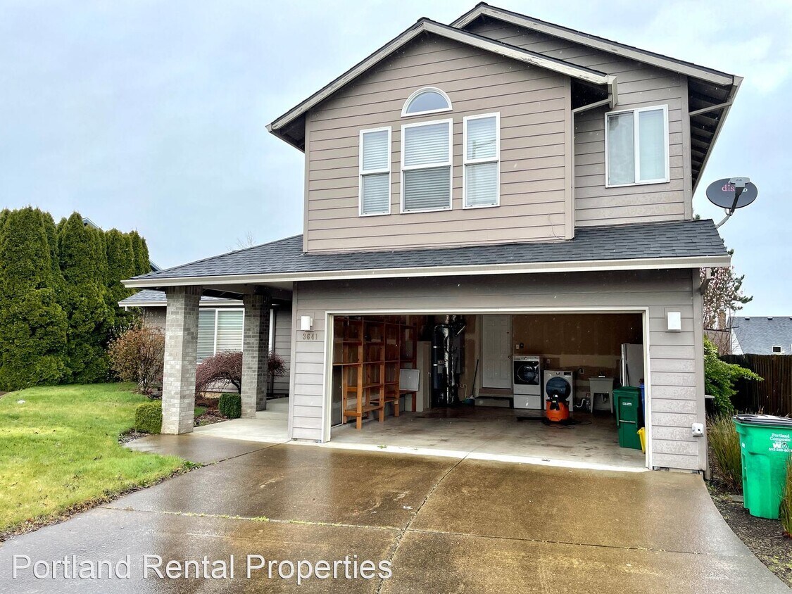 Primary Photo - 4 br, 2.5 bath House - 3641 NE 149th Ave.