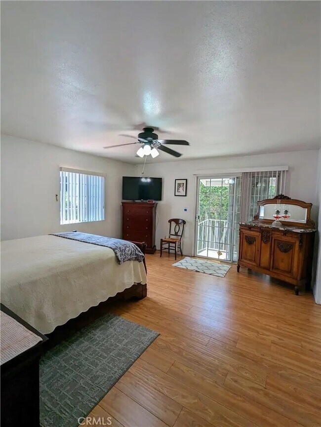 Foto del edificio - 2325 S Harcourt Ave