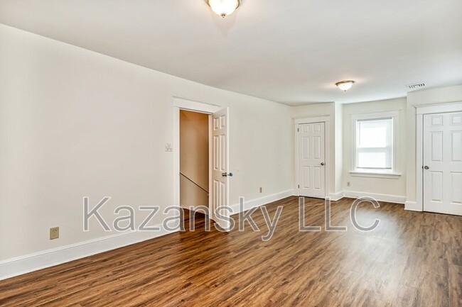 Foto del edificio - 2477 Brookdale Ave