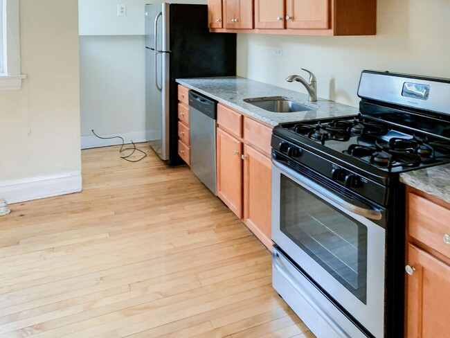 Foto del edificio - 5057 N Damen Ave