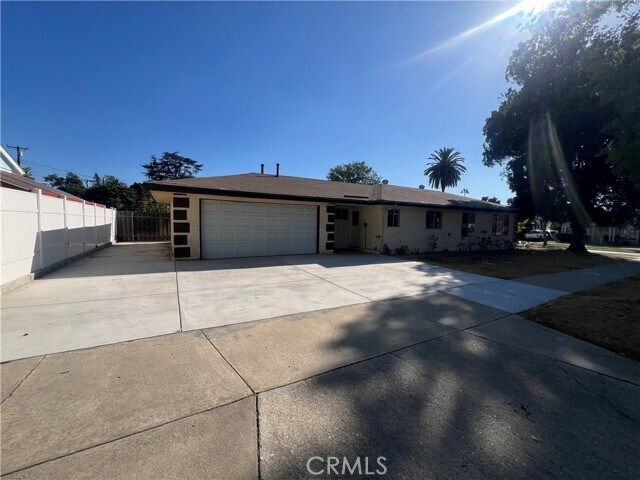 Primary Photo - 354 N Vista Bonita Ave