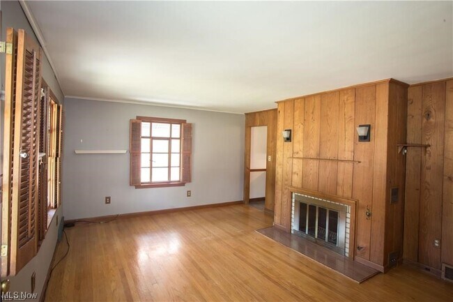 Foto del edificio - 1651 Dover Center Rd