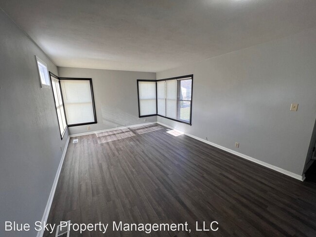 Building Photo - 2 br, 1 bath House - 301 W Waid Ave