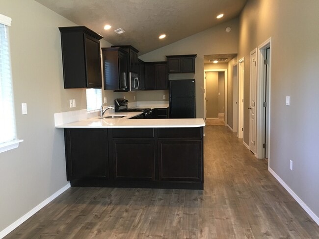 Building Photo - 1281 W Rail Way