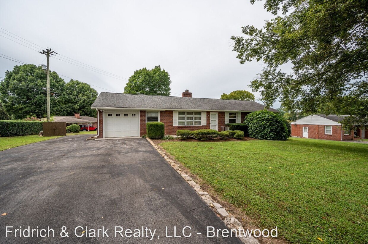 Primary Photo - 3 br, 1 bath House - 202 Cottage Ln