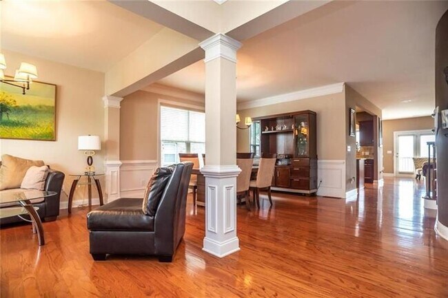 Building Photo - 3485 Dalwood Dr