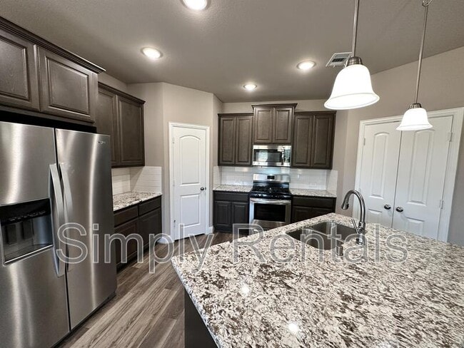 Building Photo - Ashwood Dr 7817