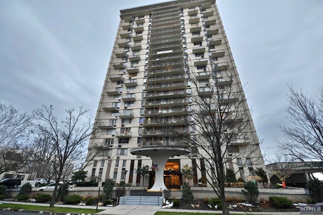 Building Photo - 160 Overlook Ave