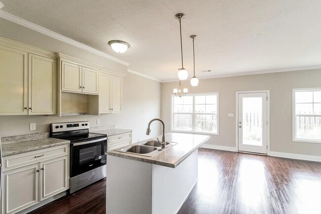 Building Photo - 4244 Valencia Ln