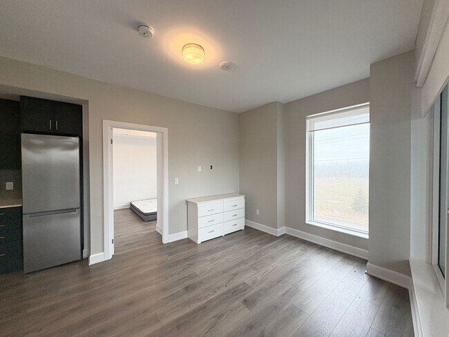 Photo du bâtiment - OAKVILLE – MODERN 2 BEDROOM – 2 BATHROOM – CONDO – $2,450 – ONLY