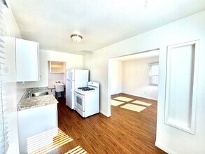 Building Photo - 4322-4324 Temecula St