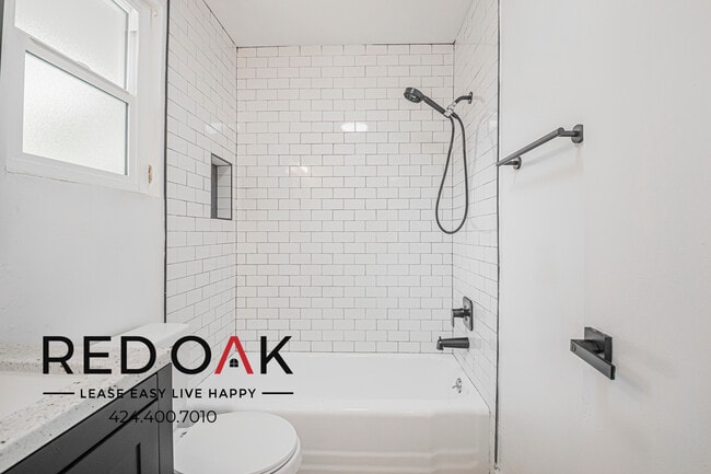 Building Photo - 2244 S Western Ave