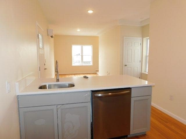 Building Photo - 37 Trask Ave