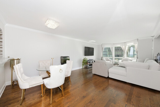 Building Photo - 195 N Harbor Dr