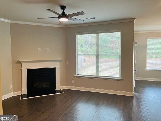 Foto del edificio - 6005 Arbor Knoll Pl