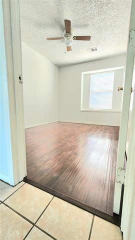 Foto del edificio - 2700 Larkspur Ln