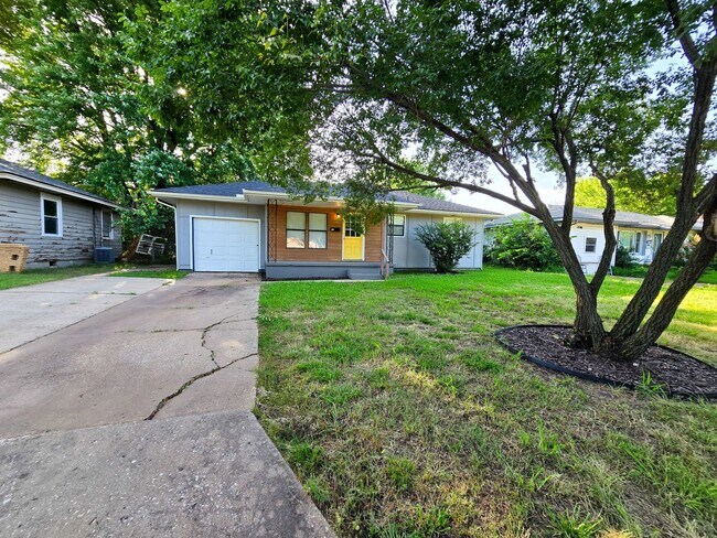 Foto del edificio - 3 Bedroom 1 Bath Home in Shawnee!
