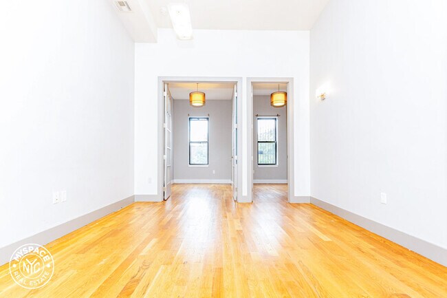 Building Photo - 249 Himrod St