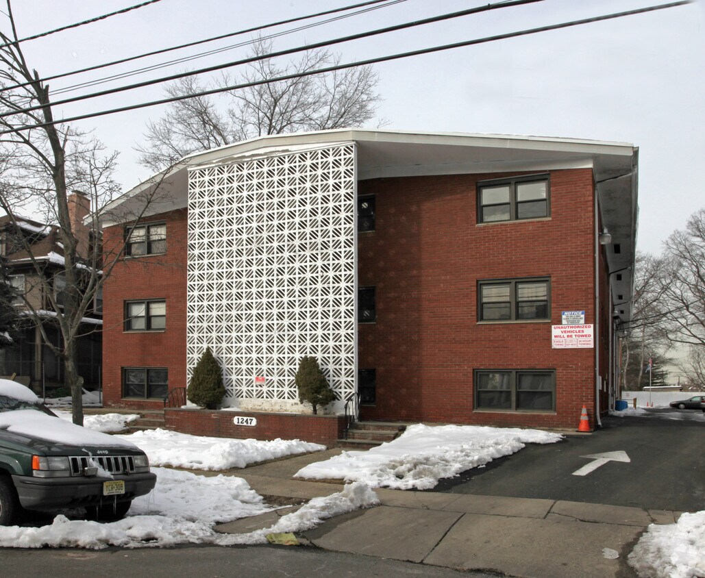 Foto principal - 1247 Clinton Pl