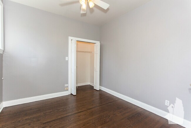 Foto del edificio - 3852 N Southport Ave