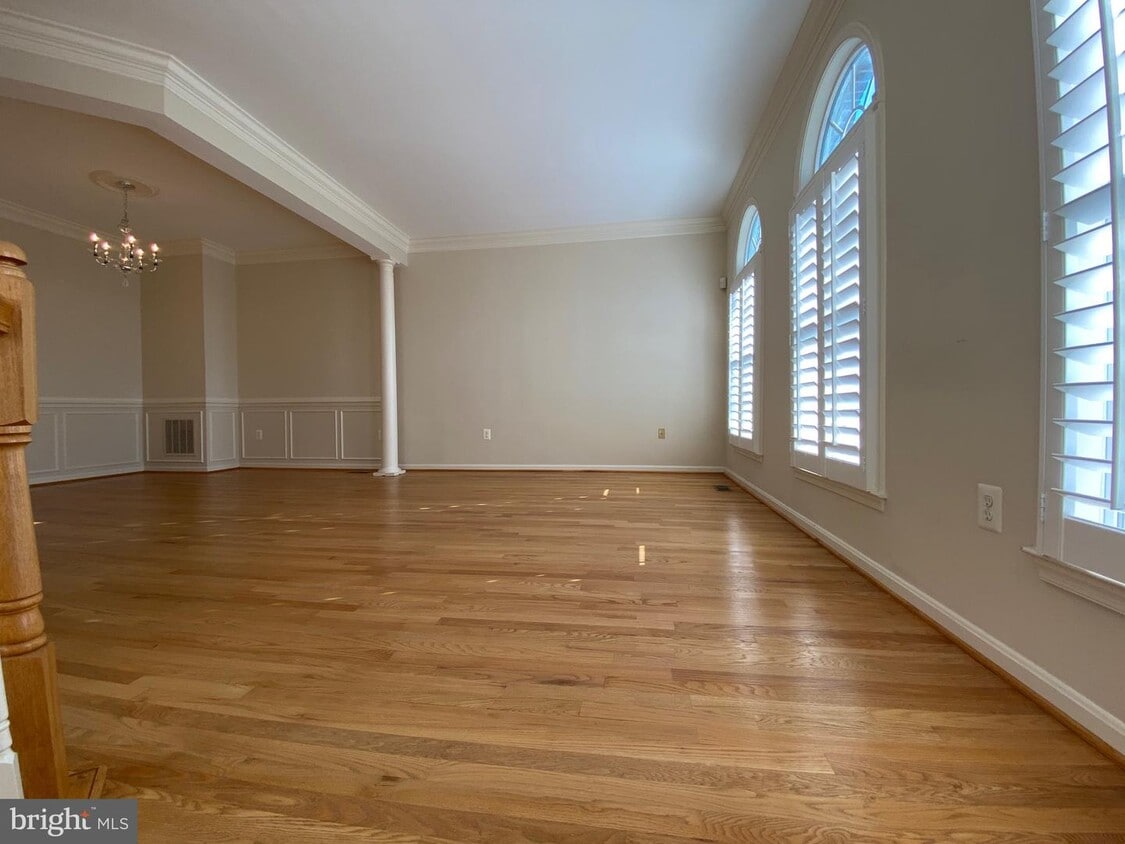 1312 S Washington St, Falls Church, VA 22046 Townhouse for Rent in