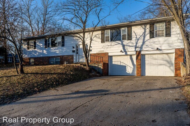 Building Photo - 1807 Oxford Dr