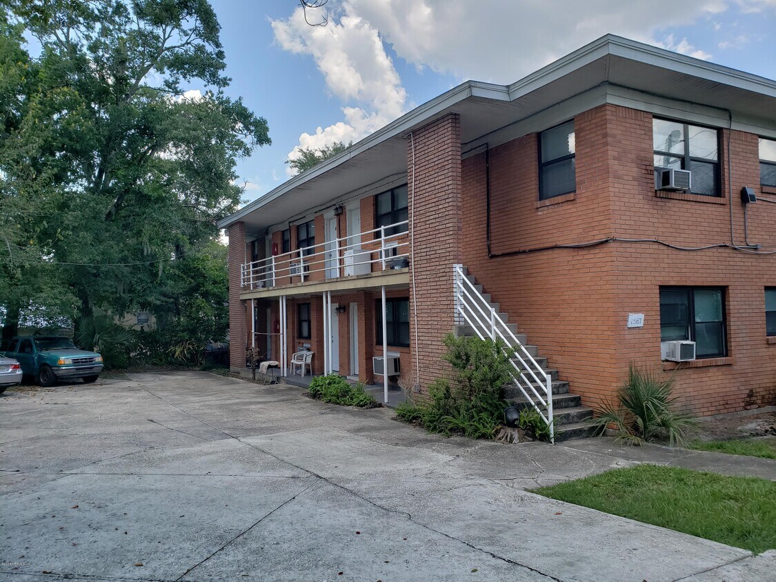 Primary Photo - 1205 Lasalle St