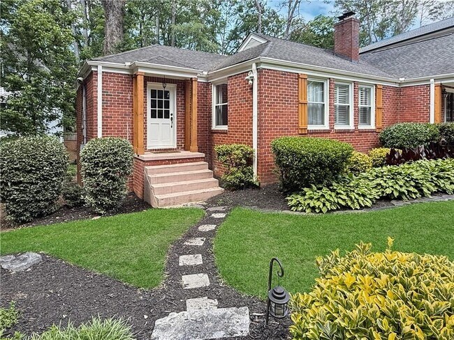 Foto del edificio - 656 Timm Valley Rd NE