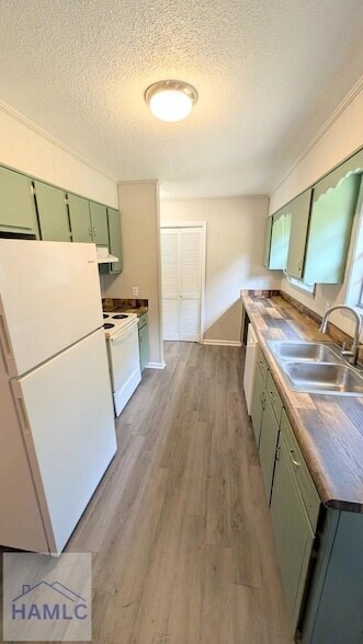 Foto del edificio - 631 Fleming Rd