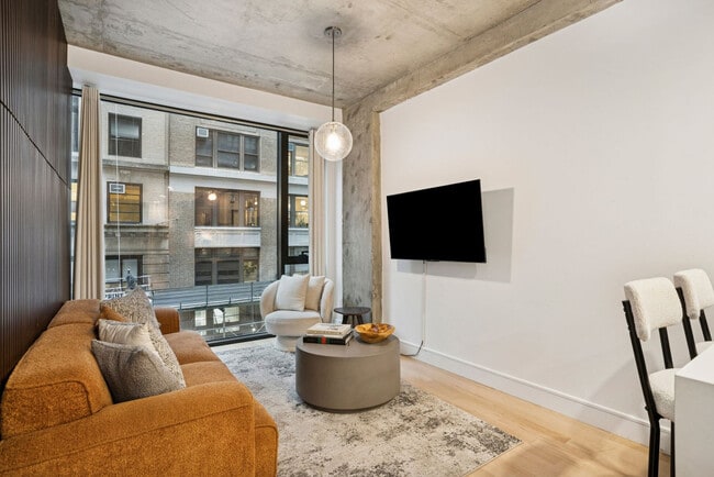 Building Photo - 132 W 26th St