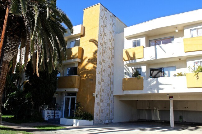 Foto del edificio - 8555 Saturn St