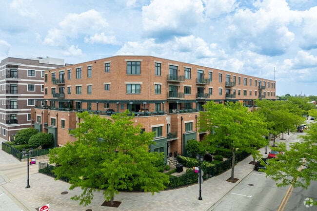 Alternate - Museum Square