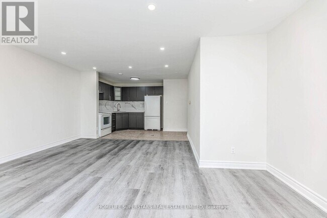 Building Photo - 1164 The Queensway