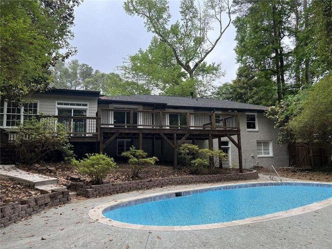 Building Photo - 2502 Lavista Rd