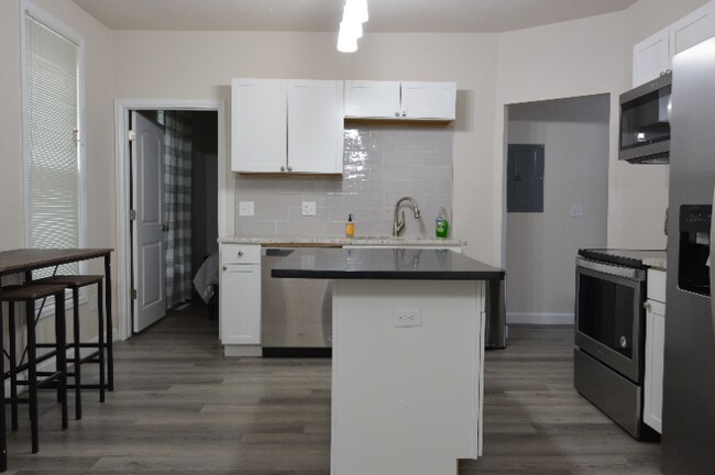 Foto del edificio - Renovated Short Term Rental!