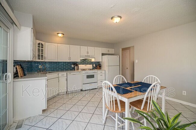 Building Photo - 3515 Carriage Run Dr