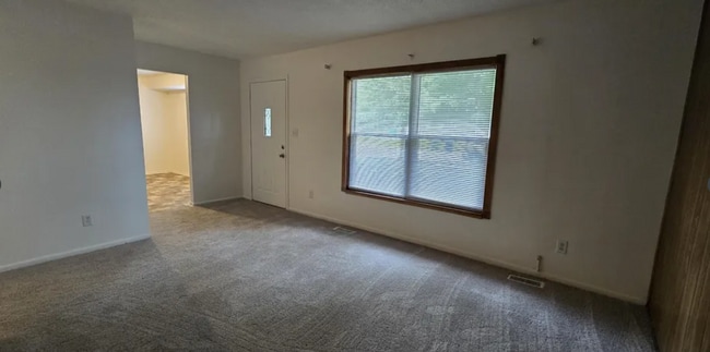 Building Photo - A/O School District! 3 bedroom, 1 bath
