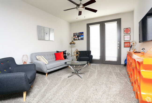 2BR,2BA - 1037SF - Bel Air Downtown