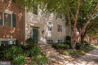 Building Photo - 12020 Golf Ridge Ct