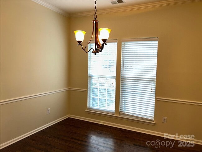 Building Photo - 6217 Chavel Ln
