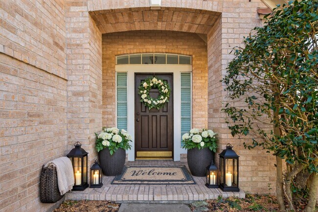 Building Photo - 15619 Winding Valley Dr