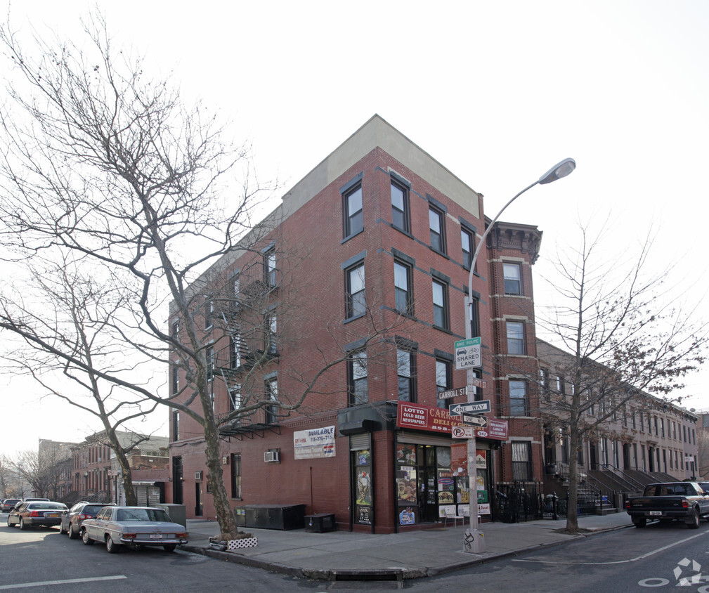 Primary Photo - 308 Carroll St